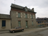 Maison, 13 rue du Général De Gaulle ;  rue Saint Nicolas (Châteaugiron)