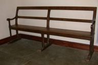 Ensemble de 12 bancs de fidèles