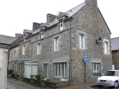 Alignement de maisons, 15 rue Bienheureuse Thérèse Fantou (Miniac-Morvan)