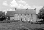 Manoir, Mesbée (Sens-de-Bretagne)