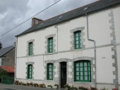 Ancienne maison à boutique (?), 26 rue du 15 janvier 1872 (Sainte-Marie)