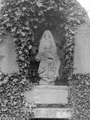 Statue de Vierge de Pitié (Chapelle du Sacré-Coeur, Berné)
