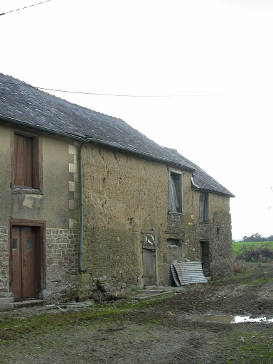 Alignement de deux maisons, les Patoués (Guipel)