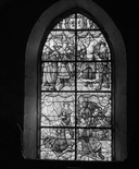 Verrière (verrière hagiographique) : martyre de Sainte Barbe (baie 1), ancienne collégiale, actuellement église Sainte-Marie-Madeleine (Champeaux)