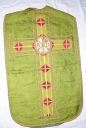 Ornement vert 2 : chasuble, voile de calice, étole et bourse de corporal