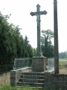 Croix monumentale, rue du Champ Trinquant (Bais)