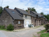 Alignement de maisons, l'Hermitière (Orgères)