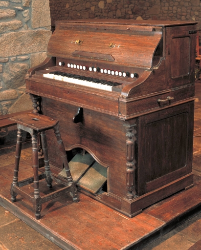 Harmonium 1 et son tabouret