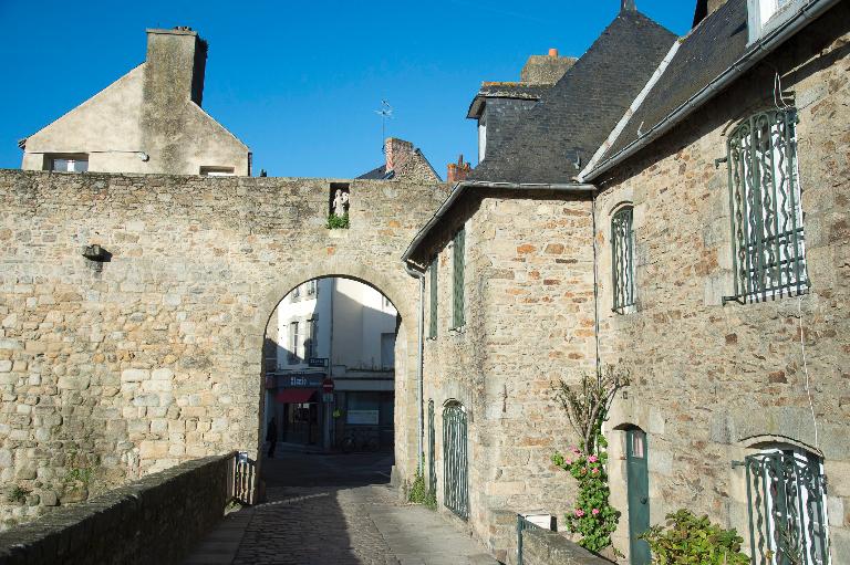 Porte Poterne, rue Porte Poterne (Vannes)