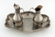 Paire de burettes et leur bassin