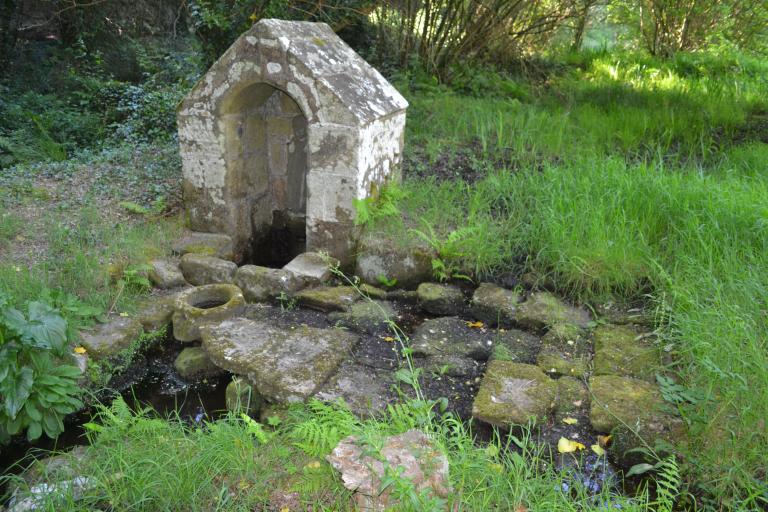Fontaine de dévotion Saint-Budoc, Lesvigan (Beuzec-Cap-Sizun)