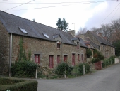 Alignement de maisons, la Bérichère (Bonnemain)
