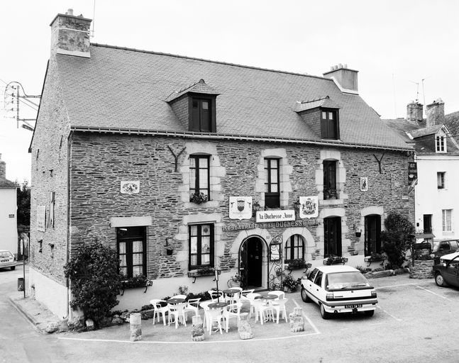Maison de commerçant, place de la Duchesse Anne (Josselin)