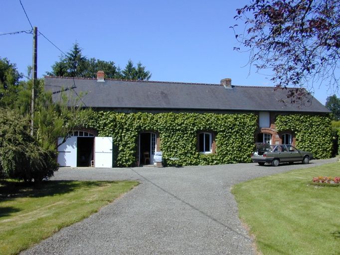 Alignement de deux fermes, puis ferme, le Placis des Noës (Montreuil-le-Gast)