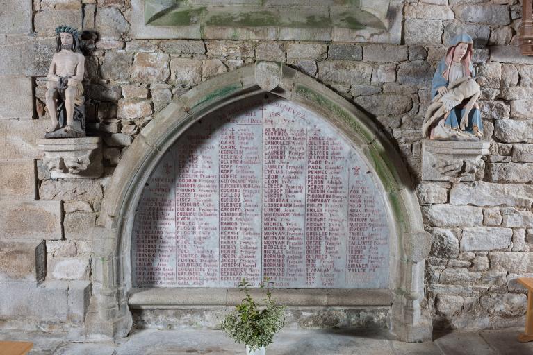 Statue : Christ aux outrages, Eglise Saint-Pierre (Plounévez-Moëdec)