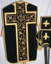 Ornement noir 2 : chasuble, bourse de corporal, étole, voile de calice