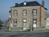 École, ancienne mairie, 1 place de l'Eglise (Dourdain)