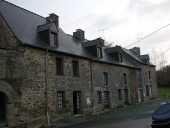 Alignement de maisons, les Champs Rouault (Saint-Pierre-de-Plesguen fusionnée en Mesnil-Roc'h en 2019)