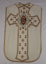 Ornement blanc 1 : chape, chasuble, bourse de corporal, étole, voile de calice, étole pastorale