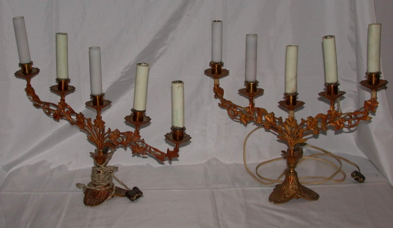 Série de 8 chandeliers d'église
