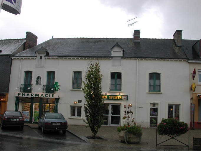 Maisons, actuellement bar des Sports, 7 place de l'Eglise (La Mézière)