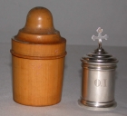 Ampoule à huile des malades et sa boîte