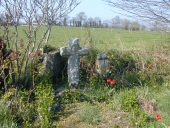 Croix de chemin, la Violais, près de Launay Foucré (Cuguen)