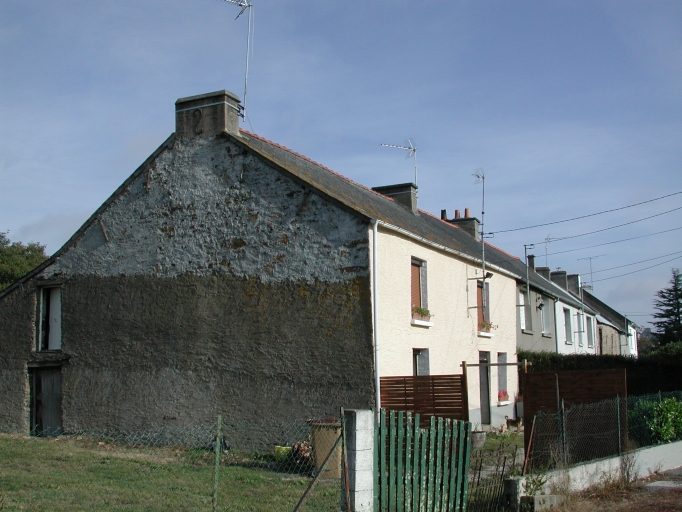 Alignement de maisons, la Planchette (Sainte-Marie)