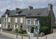 Maison, 5 place de Nantois (Pléneuf-Val-André)