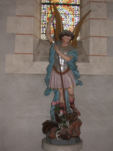 Statue : Saint Michel terrassant le dragon