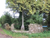 Croix de chemin de Kerlohou (Le Vieux-Marché)