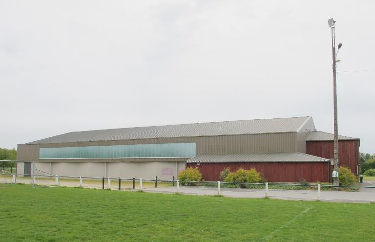 Salle de sports, rue du Château (Val-d'Izé)