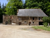 Alignement de trois maisons, le Bois Geffroy (Saint-Médard-sur-Ille)