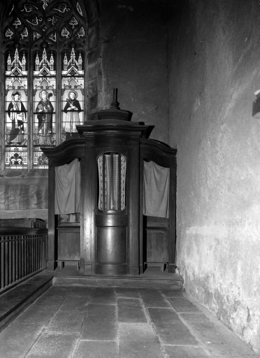 Paire de confessionnaux