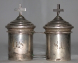 Ampoule à saint chrême et ampoule à huile des catéchumènes