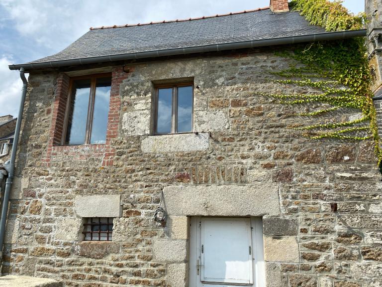 Atelier de tisserand, 2 place de la Croix (Bécherel)