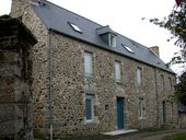Ancien presbytère, actuellement immeuble à logements, rue du Manoir (Matignon)