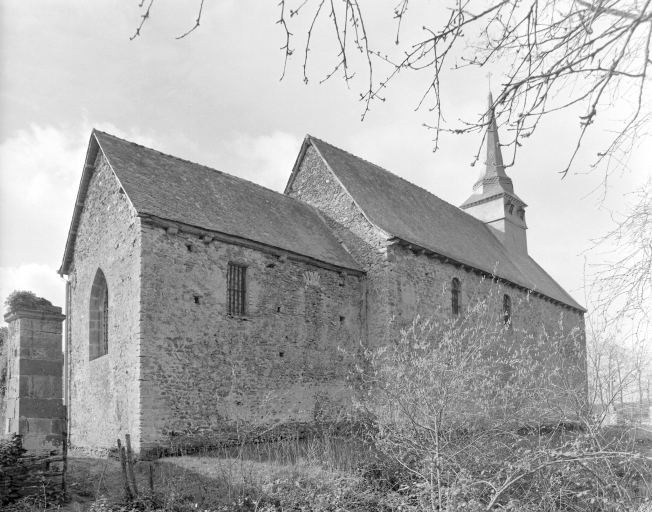 Eglise paroissiale Saint-Loup (Le Lou-du-Lac fusionnée en La Chapelle du Lou du Lac en 2016)
