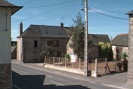 Maison, 8, 10, 12 rue Pierre du Colombier (Livré-sur-Changeon)