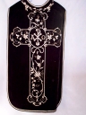 Ornement noir 2 : chasuble, bourse de corporal, étole, manipule, voile de calice