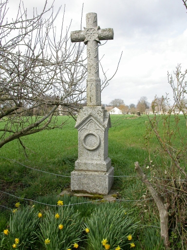Croix de chemin, près de la Garde (La Baussaine)