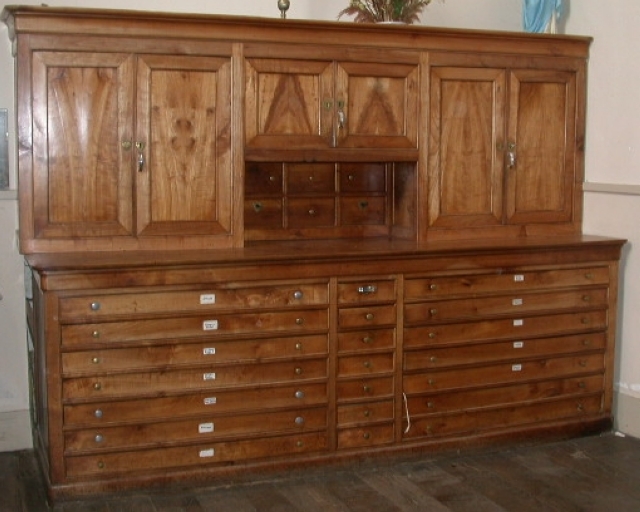 Meuble de sacristie et chasublier