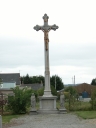 Croix monumentale, cimetière (Bais)