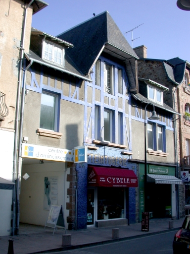 Immeuble à logements, 18, 20 rue du Général de Gaulle (Perros-Guirec)