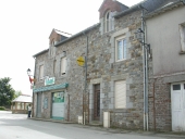 Maison à boutique, 16 rue des Ecoles (Saint-Médard-sur-Ille)