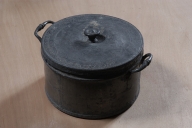 Réserve à eau baptismale