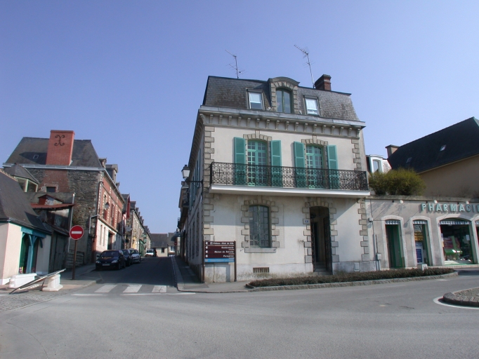 Maison, 1 place des Gâtes ;  rue Nationale (Châteaugiron)
