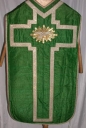 Ornement vert 4 : chasuble, bourse de corporal, étole, manipule