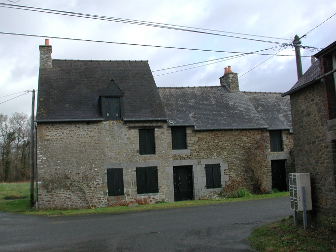 Alignement de maisons, le Chêne (Saint-Pierre-de-Plesguen fusionnée en Mesnil-Roc'h en 2019)