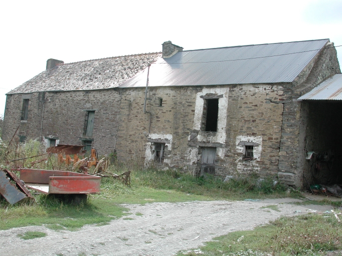 Alignement de maisons 2, Fouy (Sainte-Marie)